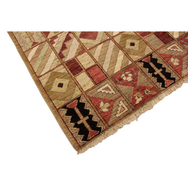 Boho Chic Gabbeh Beige/Red Wool Rug - 3'0'' X 5'2'' For Sale - Image 4 of 10