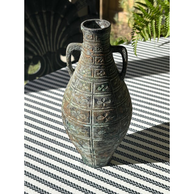 Vintage Heavy Metal Amphora Vase With Verdigris Patina - Mid-Century Italian Classical Revival Piece For Sale In Little Rock - Image 6 of 10
