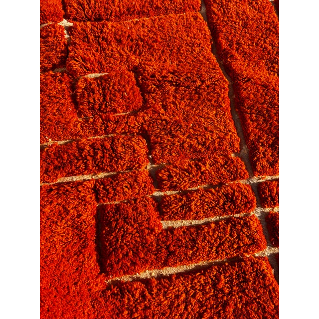 Moroccan Artist Handmade Moroccan Mrirt Rug – Burnt Orange Wool Rug – Modern Textured Carpet For Sale - Image 4 of 10