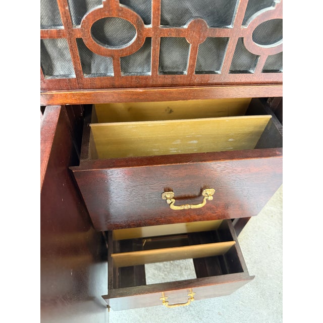 1914 Edison Disk Phonograph Model C-250 With 100 Edison Records Original Oil Can & Brush, Accessories For Sale - Image 15 of 18