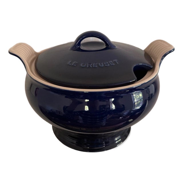 Le Creuset Tureen 3 Quart Cobalt Blue Stoneware Tureen - Discontinued Color For Sale