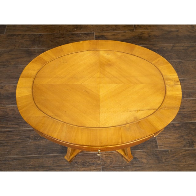 Biedermeier Biedermeier 19th Century Walnut Accent Table with Oval Top and Quarter Veneer For Sale - Image 3 of 12