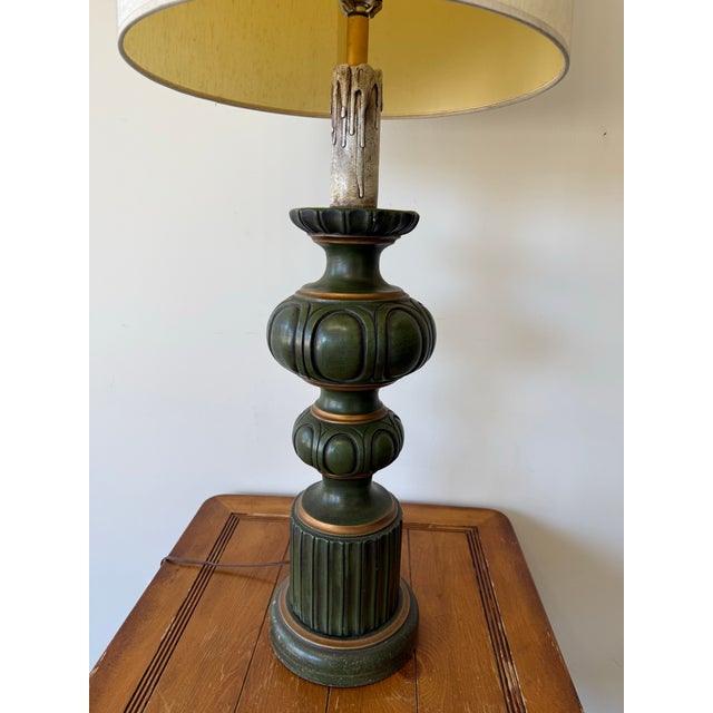 Hollywood Regency Vintage Oversized Green and Gold Carved Table Lamp With Drum Shade For Sale - Image 3 of 9