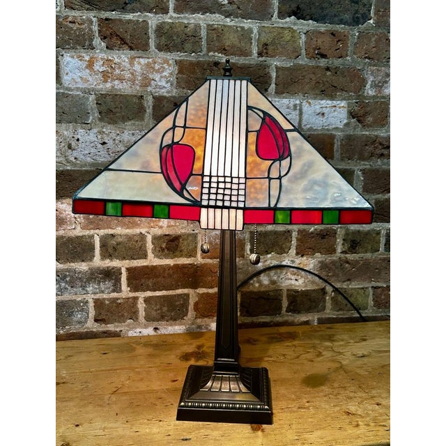 Stained Glass Lamp in the style of Tiffany, 1900s For Sale - Image 3 of 15