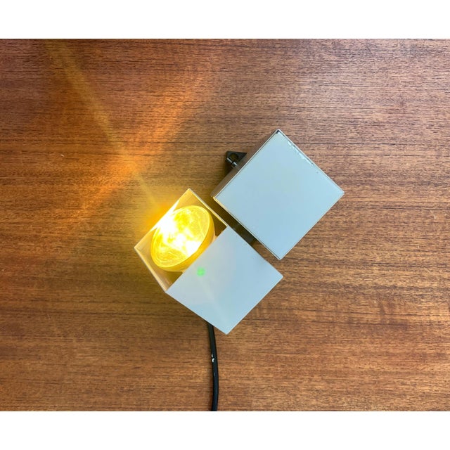 Mid-Century Modern German Space Age Minimalist 6015 Cube Wall Table Lamp from Kaiser, 1960s For Sale - Image 10 of 18