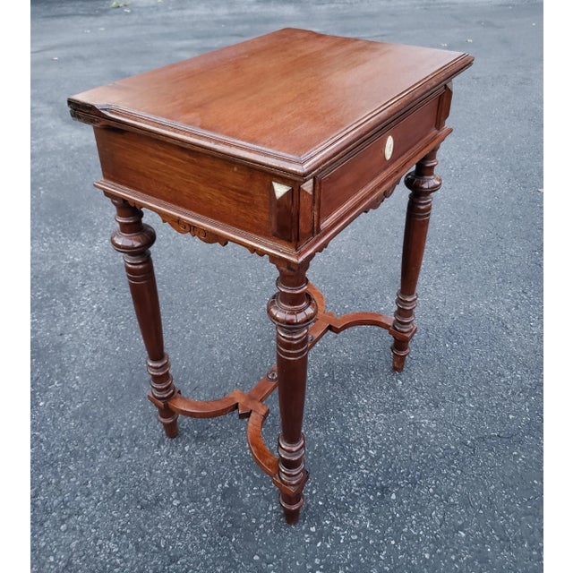 19th Century William and Mary Mahogany Two-Drawer Sewing Table or Side Table For Sale - Image 4 of 11