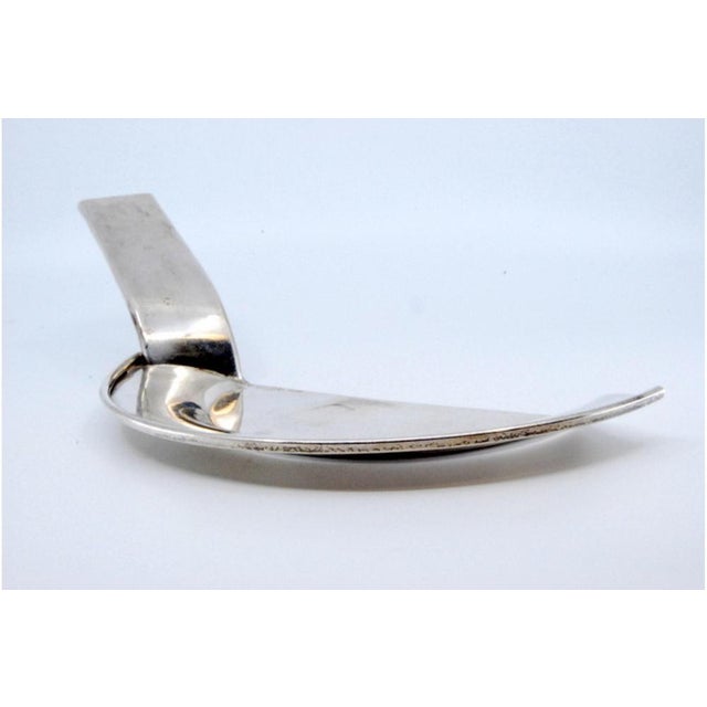 Collects Crumbs in Smooth Silver and Crimped Surround For Sale - Image 5 of 9