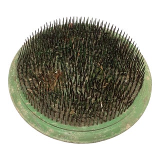 1930s Floral Holder Frog Large Spiked Vogue No 7 Green Metal For Sale