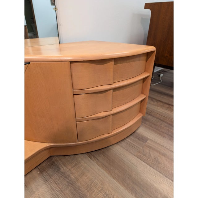 Wood 1950s Heywood-Wakefield Sculptura Vanity For Sale - Image 7 of 9