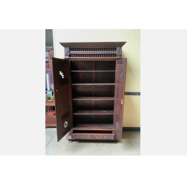 Age: circa 1880 Wood type: solid oak Condition: very good, meticulously maintained, fully restored original condition...