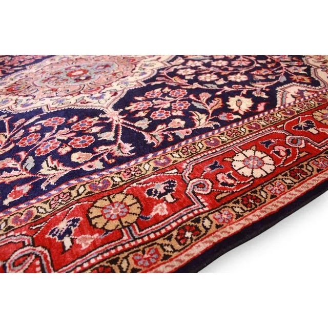 Middle Eastern Hand-Knotted Sarough Rug For Sale - Image 6 of 10