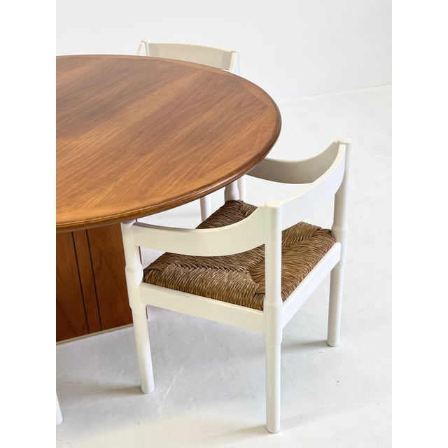 Carimate Stones Chairs attributed to Vico Magistretti in Wit, Set of 4, in Very Good conditions. Designed 1970 to 1979...