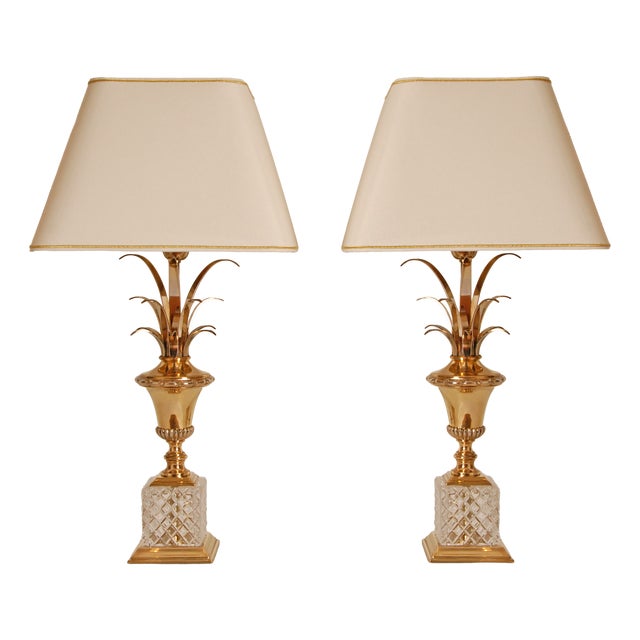 Mid-Century Hollywood Regency Table Lamps in Crystal and Gilt Brass Reed by Maison Jansen for Maison Charles, 1970s, Set of 2 For Sale