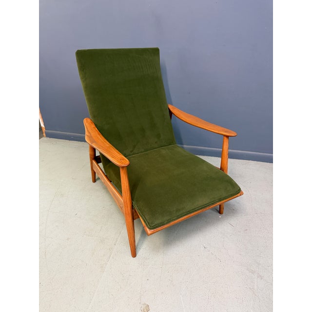Mid-Century Modern Heywood-Wakefield High-Back Lounge Chair, Sculpted Oak Frame, Olive Fabric 1960s For Sale - Image 3 of 10