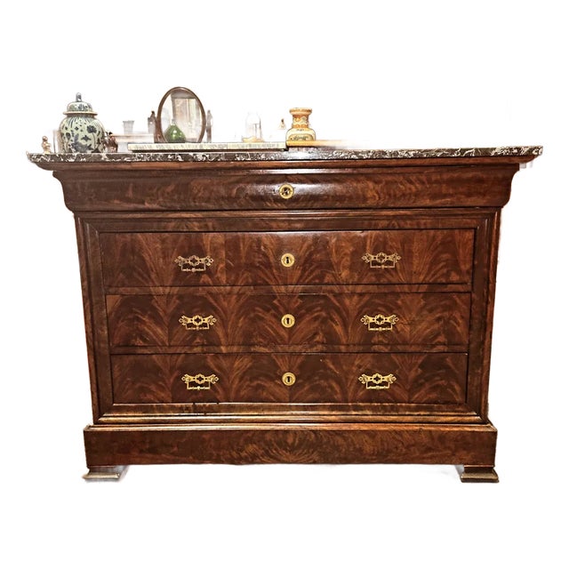 Early 1900s French Louis Philippe Walnut Commode With 5 Drawers For Sale