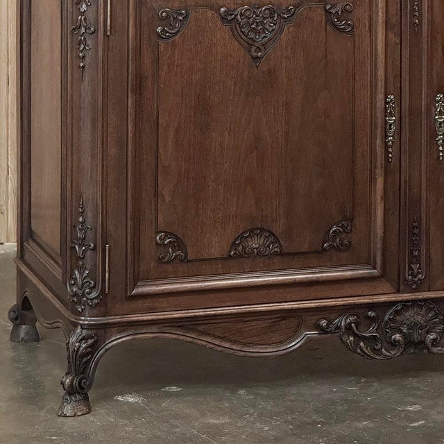 Antique Country French Louis XIV Walnut Marble Top Buffet For Sale In Dallas - Image 6 of 18