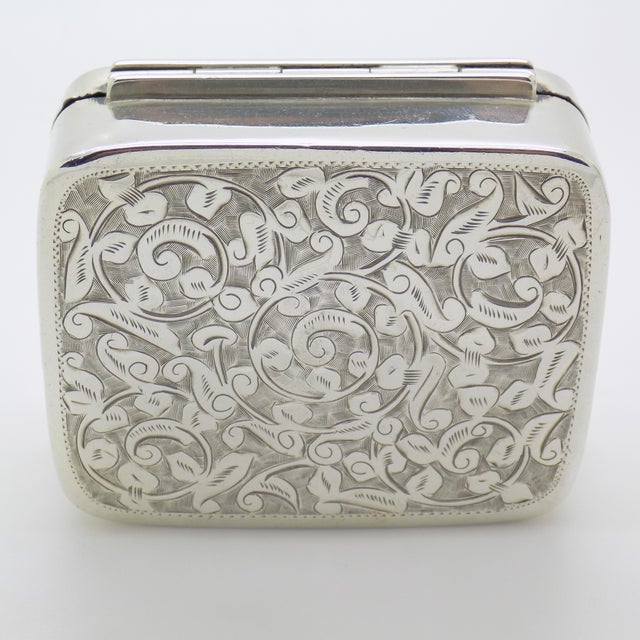 Vintage British Handmade Genuine Sterling Silver 925 Chiseled Pill Trinket Box For Sale - Image 6 of 17