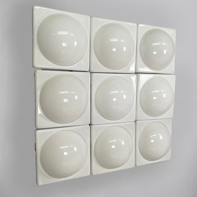 Italian Modern Wall Lamps in White Plastic from L. & G. Pancaldi, 1980s, Set of 9 For Sale - Image 4 of 17