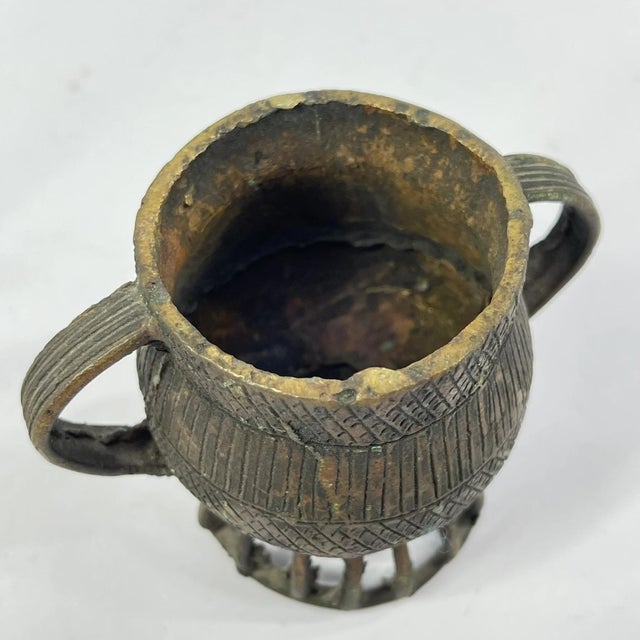 African Early 20th Century Asante Gold Dust Bowl Côte d'Ivoire MATTER COLLECTION For Sale - Image 3 of 7