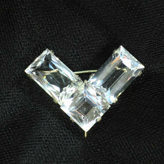 Traditional Vintage Rock Crystal & Sterling Victory Brooch 1940s For Sale - Image 3 of 9
