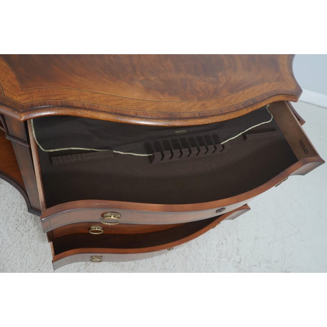1990s Henredon 4 Drawer 2 Door Mahogany Server High Chest For Sale - Image 5 of 18