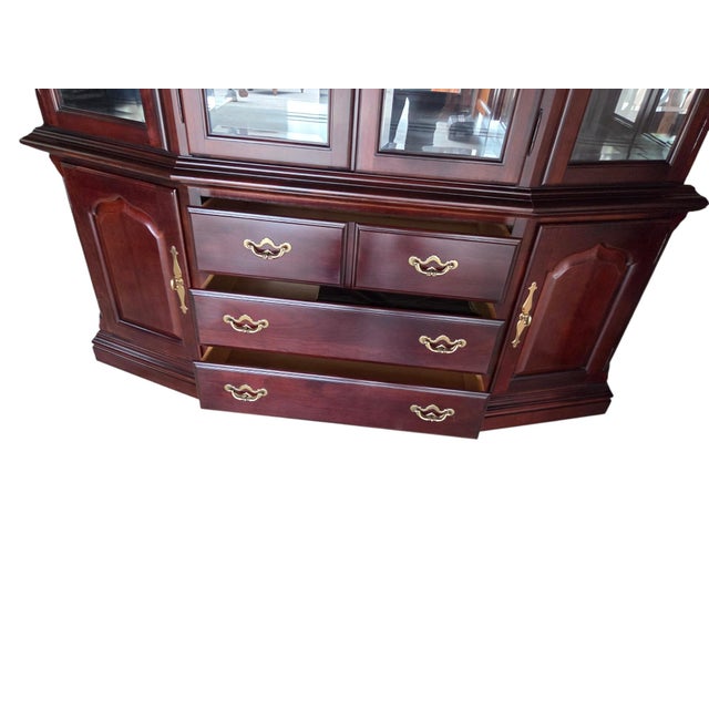 1990s Thomasville Collectors Cherry China Cabinet Breakfront Hutch Curio Chippendale For Sale In Philadelphia - Image 6 of 13