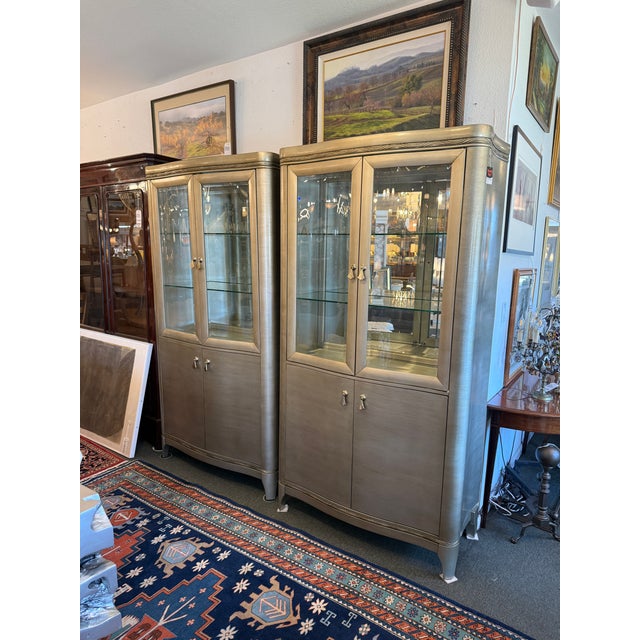 Contemporary Sofia Vergara La Reina Lighted Curio Cabinet For Sale - Image 3 of 12