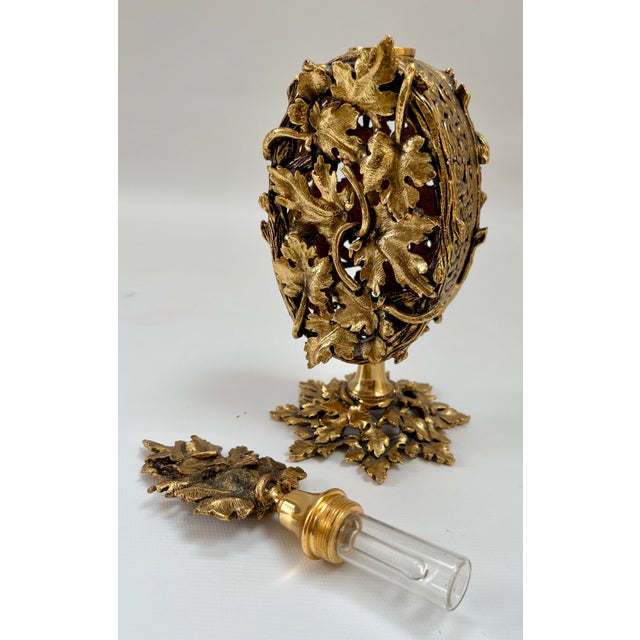 Vintage Hollywood Regency 24k Gold Plated Filigree Perfume Bottle For Sale In Boston - Image 6 of 7