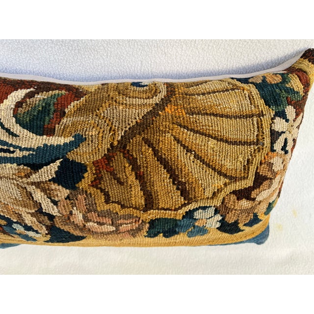 Late 18th Century Pillow With 18th Century Tapestry Depicting Shell For Sale - Image 5 of 6