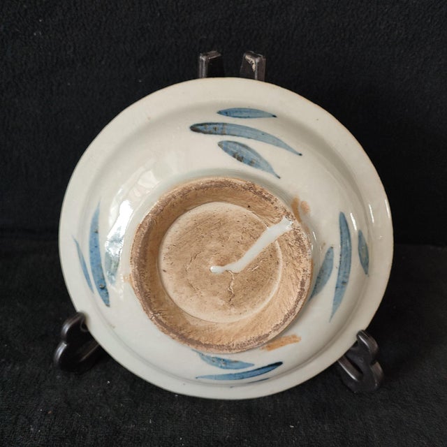 Early 20th Century Chinese Ceramic Plate,Blue and White Porcelain Plate Hand Painted Flowers and Birds Pattern For Sale - Image 5 of 11