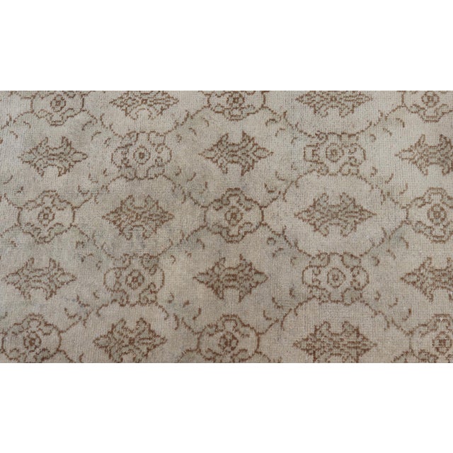 Mid 20th Century Vintage Turkish Oushak Runner With Light Brown All-Over Latticework Design 2'1'' X 8'7'' For Sale - Image 5 of 12