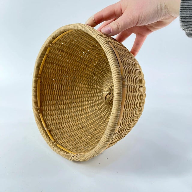 Early 20th Century Early 20th Century Old Ndebele Basket MATTER COLLECTION For Sale - Image 5 of 9