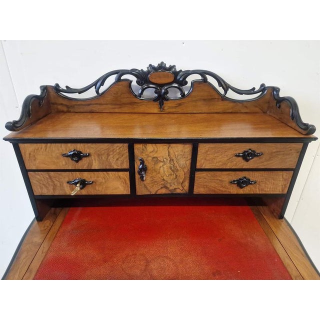 Exquisite desk.1870s.Walnut.Holland.Dimensions: height 121cm; width 85cm; depth 60cm