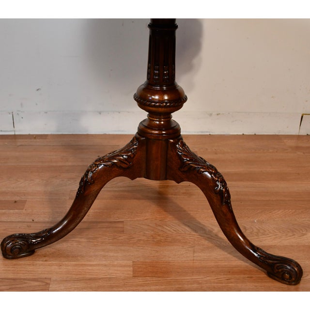Traditional 1930s Weiman English Regency Mahogany & Leather Top Center Table For Sale - Image 3 of 17