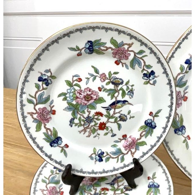 English 1960s Large Collection of John Aynsley ‘Pembroke’ Pattern Fine English Bone China - Set of 39 For Sale - Image 3 of 13