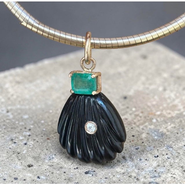 Modern Black Onyx Shell Pendant With Emerald, Diamond & 14k Gold For Sale - Image 3 of 6