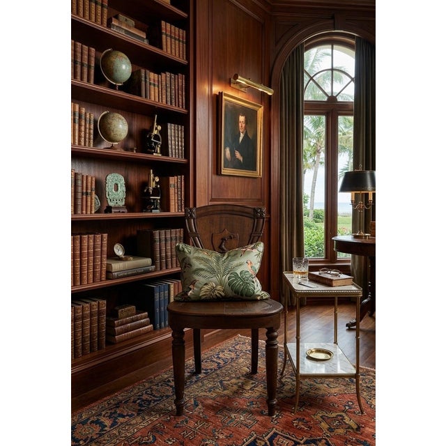 1950s English Oak Hall Chair With Heraldic Carved Crest For Sale In West Palm - Image 6 of 9