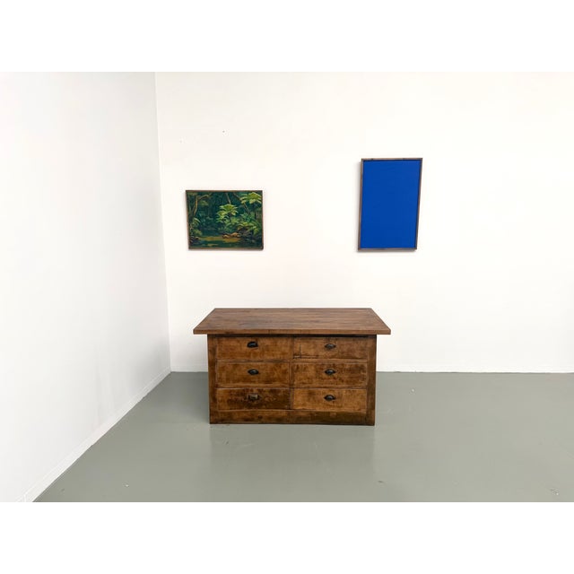 Oak Shop Counter with Drawers, France, 1920s, in Good conditions. Designed 1920 to 1949