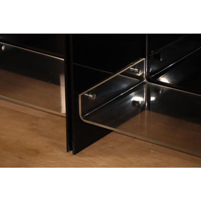 Vintage Space Age Bookcase in Black and Clear Acrylic Glass, 1970s For Sale - Image 16 of 18