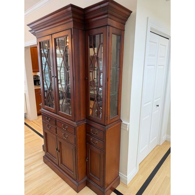 Early 19th Century Drexel Heritage Accolade Collection Illuminated China Cabinet / Breakfront For Sale In Boston - Image 6 of 6