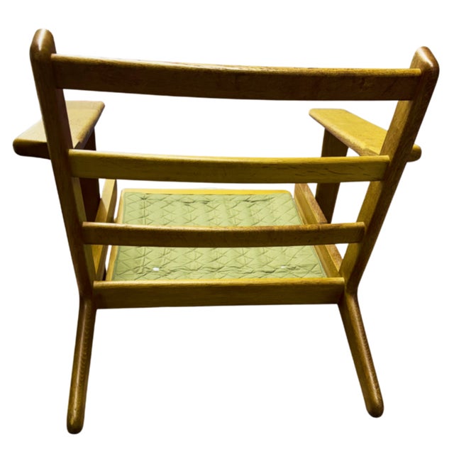 Hans Wegner Pair of Danish Modern Lounge Chairs Designed by Hans Wegner For Sale - Image 4 of 9