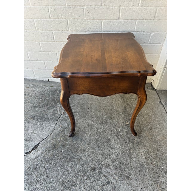 Wood Vintage Ethan Allen French Provincial Lamp Table / Nightstand / Side Table For Sale - Image 7 of 9