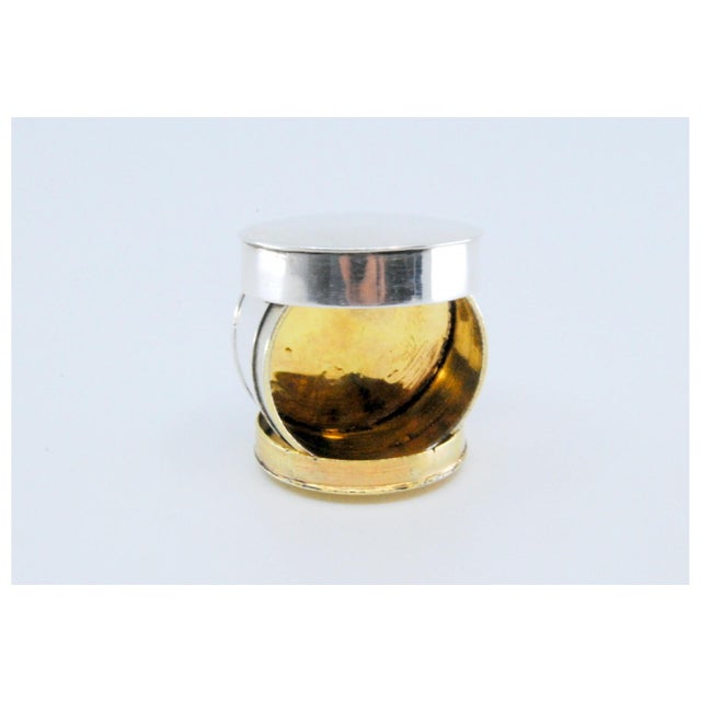 Round and Smooth Silver and Gold Vinaigrette Box For Sale - Image 5 of 9