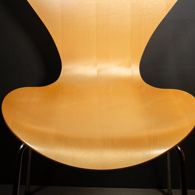 Mid-Century Modern Fritz Hansen Series 7 Chair-Maple For Sale - Image 3 of 8