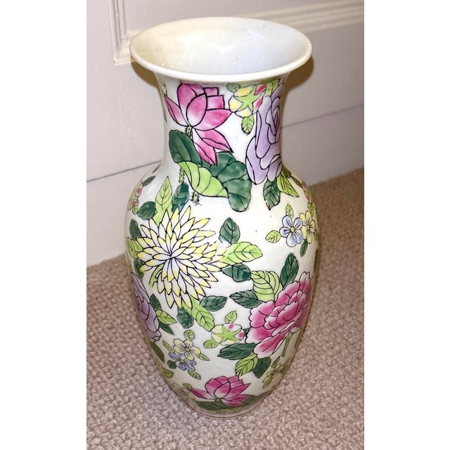 Chinoiserie Late 20th Century Hand Painted Chinese Vase For Sale - Image 3 of 11