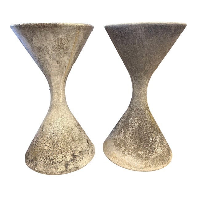 Mid-Century Modern Willy Guhl Diabolo Hourglass Planters 38" - A Pair For Sale