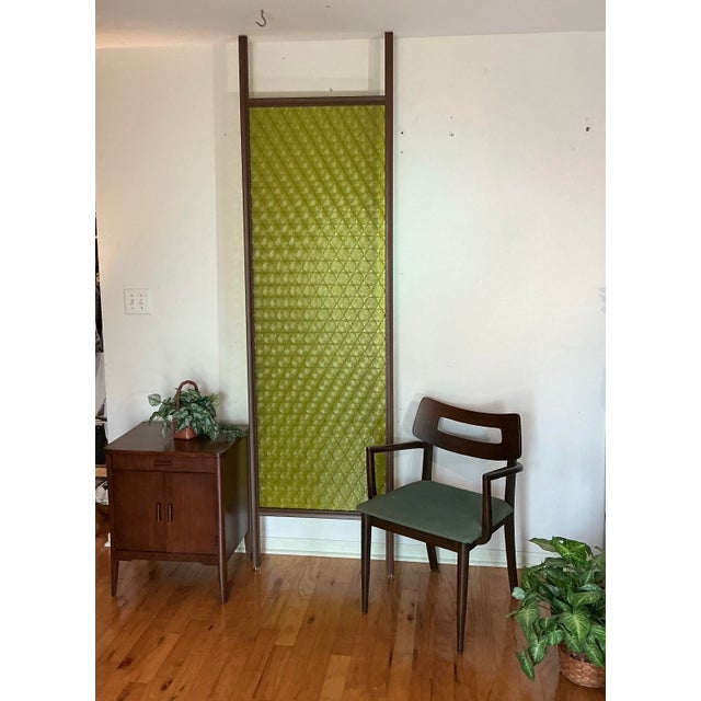 Set of 3 Individual Vintage Mid-Century Modern Green Circle Bottle Tension Pole Room Dividers, Circa 1960s For Sale In Greenville, SC - Image 6 of 12