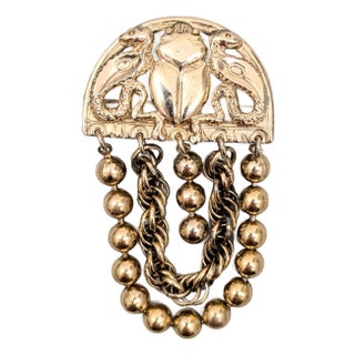 Vintage 1970s Signed Napier Egyptian Revival Goldtone Scarab & Serpents Fringe Brooch For Sale