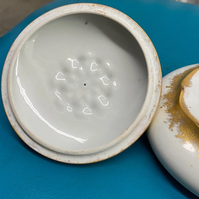 Limoges, France 1970s Limoges France Keepsake Lidded Dresser Box For Sale - Image 4 of 6