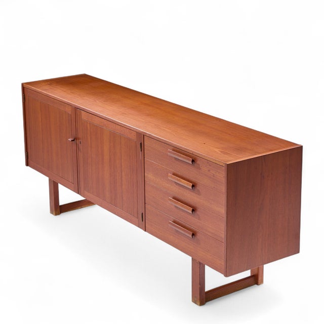 Nils Jonsson for Troeds Domi Monté Mid Century Swedish Teak Credenza For Sale - Image 9 of 10